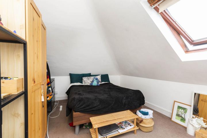 Modern Apartment Mapesbury Road, Willesden Green